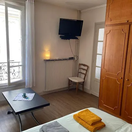 Cosy & Charming Studio, Typically Parisian *