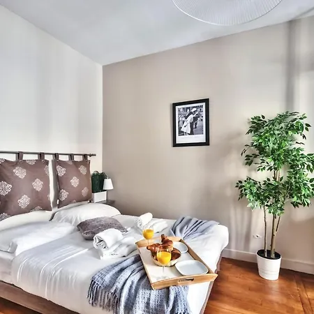 Apartment Family In Paris