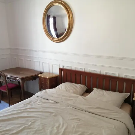 Homestay Paris, Typique Spacieux Et Confortable Paris