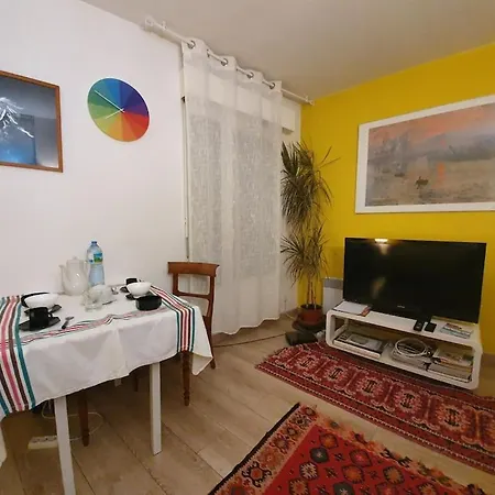 Central Calme Totale Standing Buttes Chaumont Apartment Paris