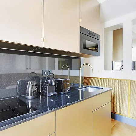 Pick A Flat's In Champs Elysees - Rue Du Colisee * باريس