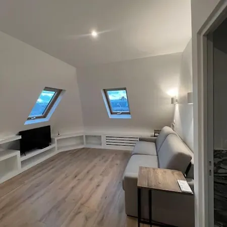 : Studio Avenue Montaigne, Champs-elysees Appartement