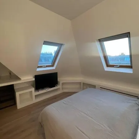: Studio Avenue Montaigne, Champs-elysees Appartement *