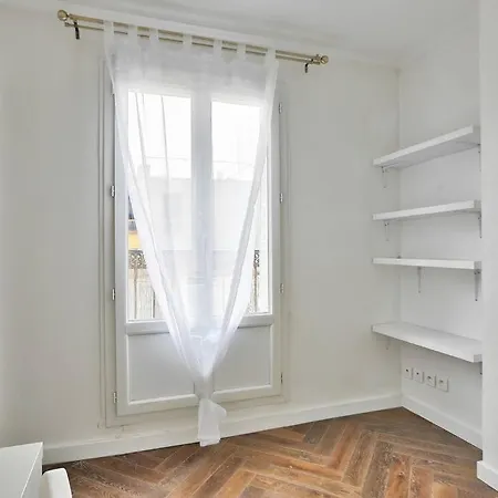 Superb 1br Flat With Balcony 2min From The Metro Station Paris