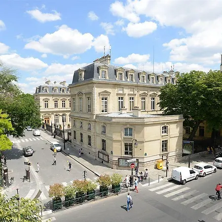 Des Archives 3* Parigi