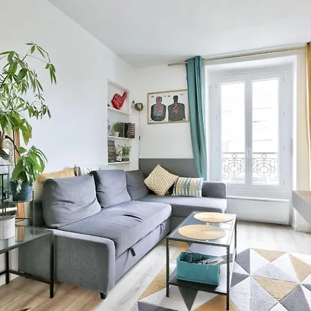 Bright For 4 People Apartment Paris