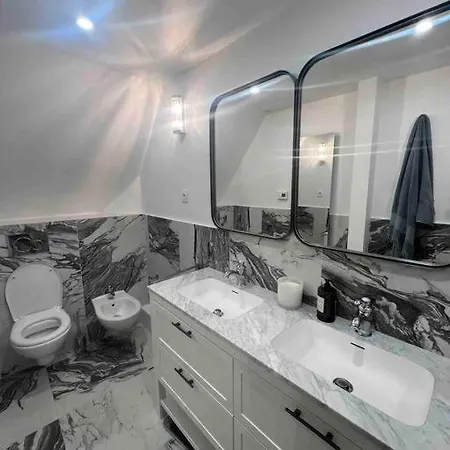 Appartement : Studio Avenue Montaigne, Champs-elysees