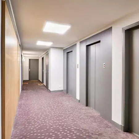 Cosy For 4 With Terrace Apartment