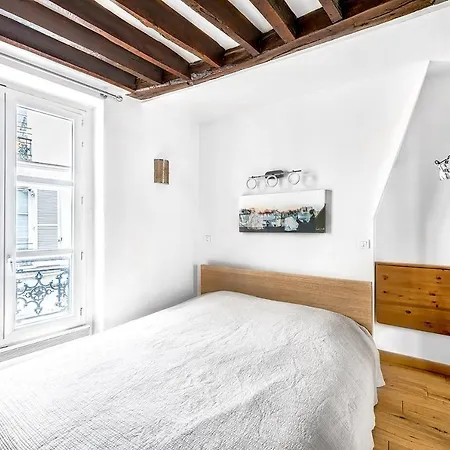 Apartment Pompidou By B'your
