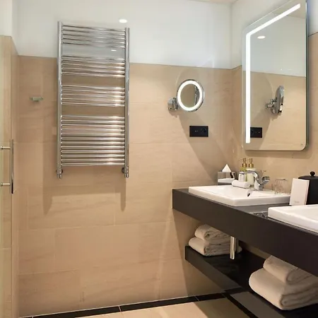 Maison Albar Le Pont-neuf 5*