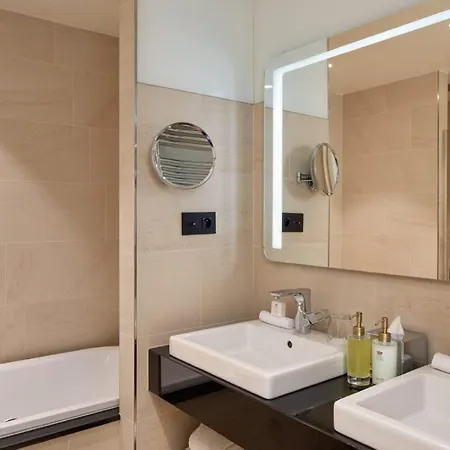 Maison Albar Le Pont-neuf Hotel 5*