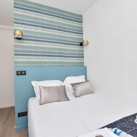 Cosy Bedroom - Tour Eiffel Champs De Mars 6a