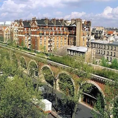 Entire With Terrace Paris