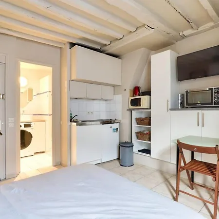 Charming Studio Near Bastille Apartment