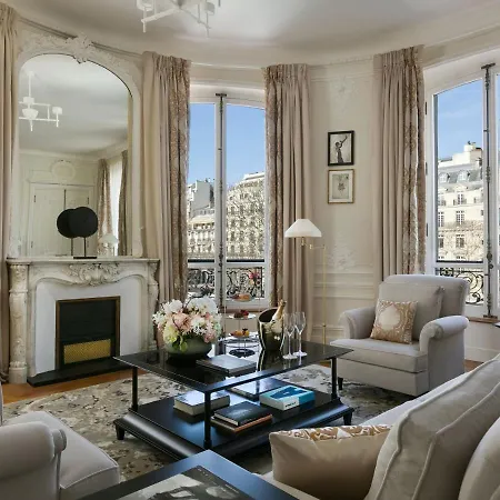 Barrière Fouquet's Hotel