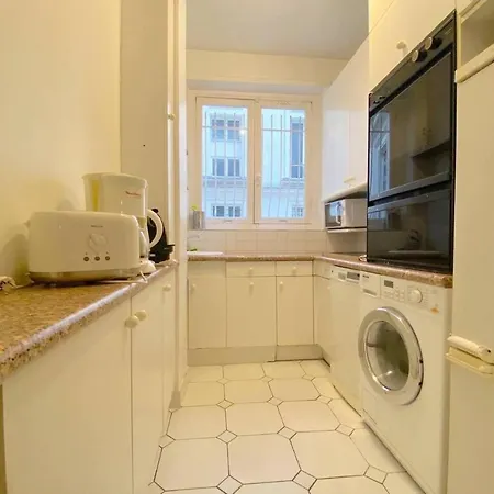 Apartment Magdebourg Paris
