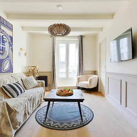Beautiful 2br4p - Republique Temple Apartment