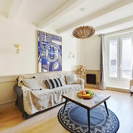 Beautiful 2br4p - Republique Temple Apartment *