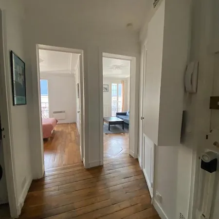 Apartament Tour Eiffel Volontaire