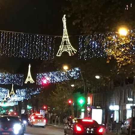 Royal Phare 3* Paris