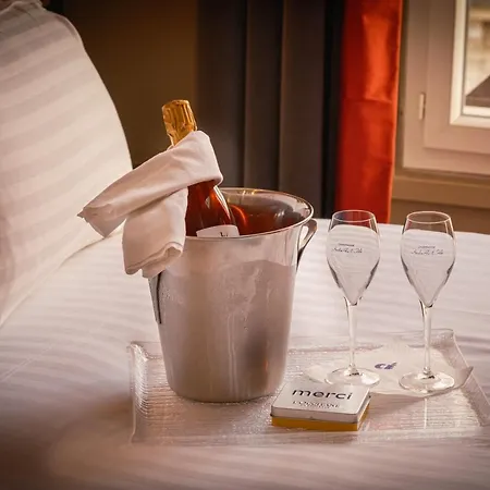 Hotel Courcelles Etoile Paris