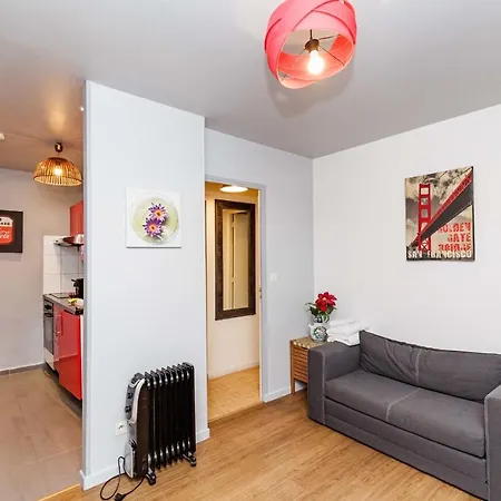 Apartment Charming 40m In The Heart Of Paris