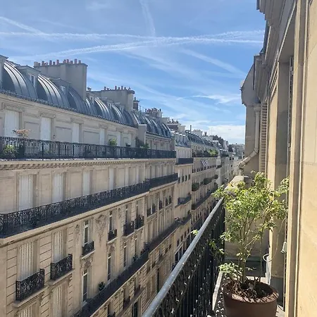 4 Bedroom Luxury Eiffel Tower Apartment