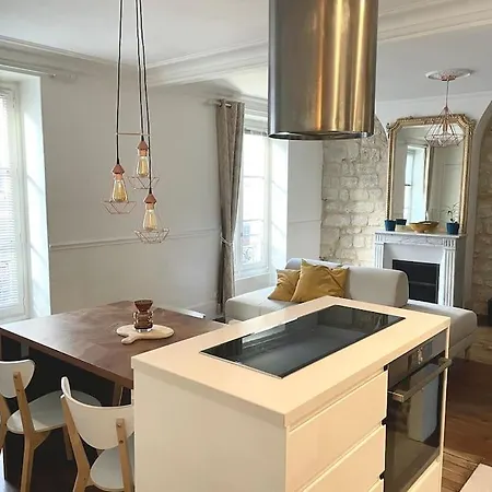 Center Of - Gare Est / Nord Apartment *