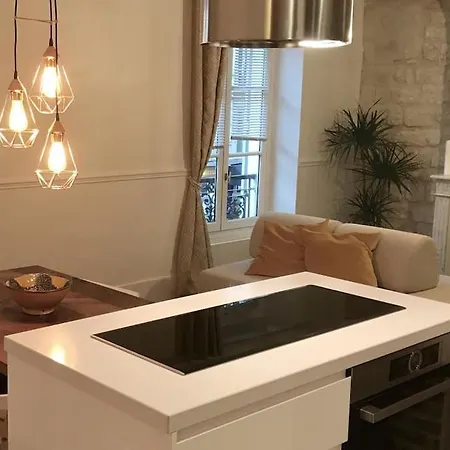 Center Of - Gare Est / Nord Apartment *