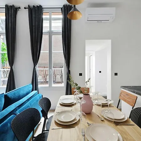 Apartment Beautiful Place-6p- Republique