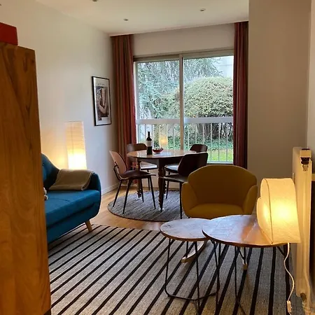Vue Sur Jardin, 3 Pieces * Paris