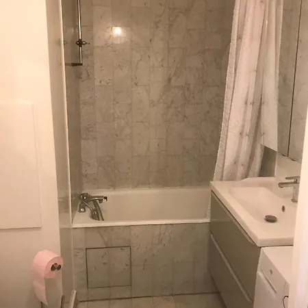 Apartment 1000m Tour Effeil