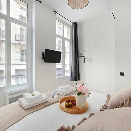 Apartment Beautiful Place-6p- Republique