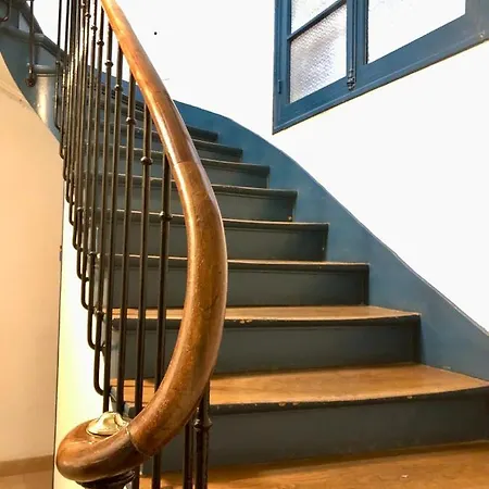 Appartement Rare D'architecte En De Montmartre