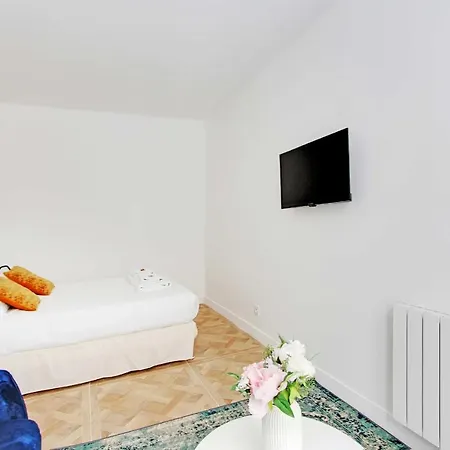 Charming Studio Near Bastille Apartment