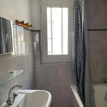 Vavin Luxembourg Garden Апартаменты *