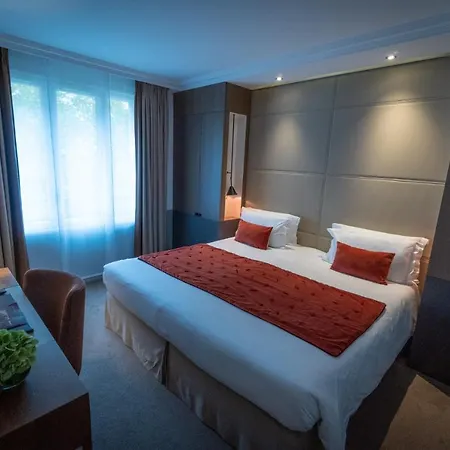 Otel Saxe Eiffel 4*