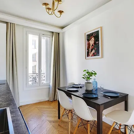 Chic And Cozy In The Heart Of *