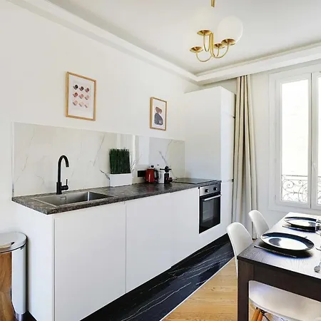 Apartment Chic And Cozy In The Heart Of Paris