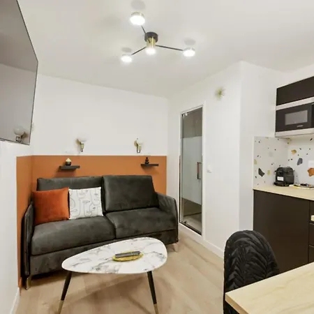 342 Elena - Stunning Parisian Parigi