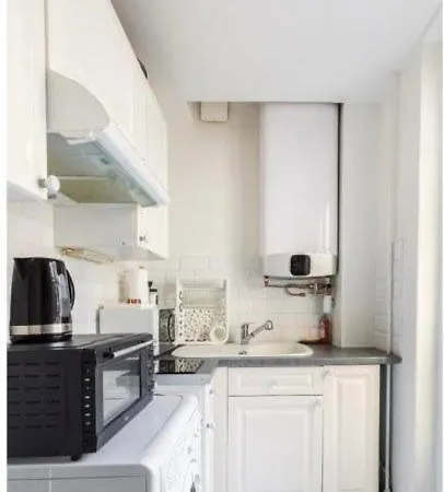 Elise Passy Apartment