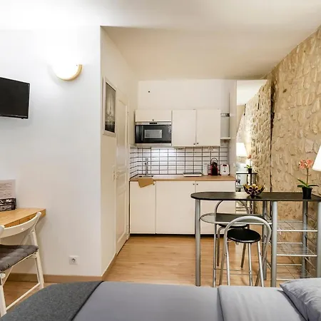 Apartment Entre Opera Et Montmartre Paris