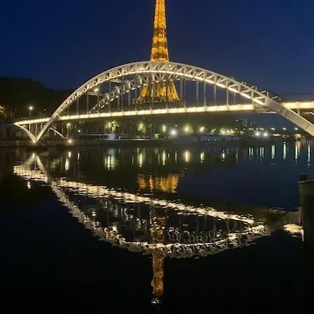 Botel Sejour Sur Peniche De Luxe Face Tour Eiffel