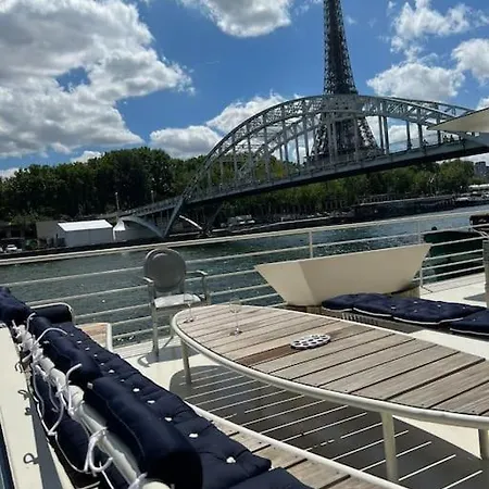 Botel Sejour Sur Peniche De Luxe Face Tour Eiffel Paris