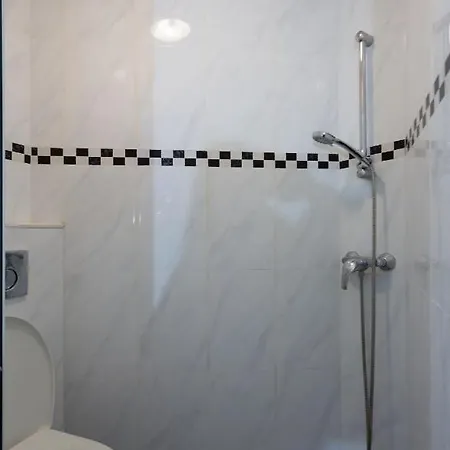 מלון Europe Blv 2*