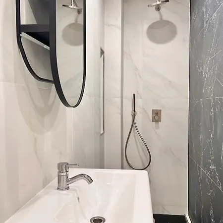 Sauna Et Bain Remous Dans Un Luxe - 4p Appartement
