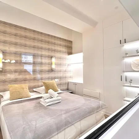 Sauna Et Bain Remous Dans Un Luxe - 4p *