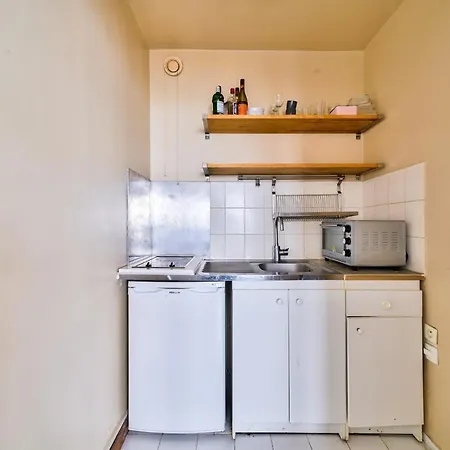 Modern Studio - 13th
