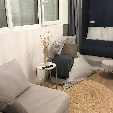 Le Patio Sur Deux Etages Apartment Paris