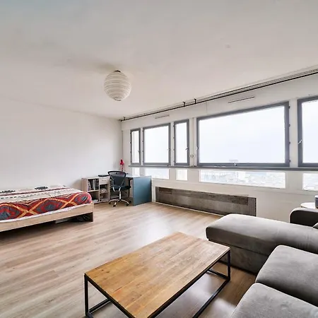 Modern Studio - 13th *